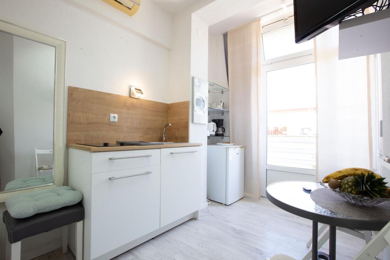 Lilly Studio Apartments Zadar Exteriör bild